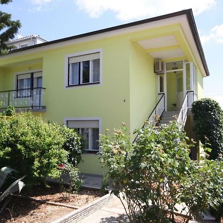 Two Bedroom Apartment, Nice Neighborhood, Free Parking, Wifi PUY Eksteriør bilde