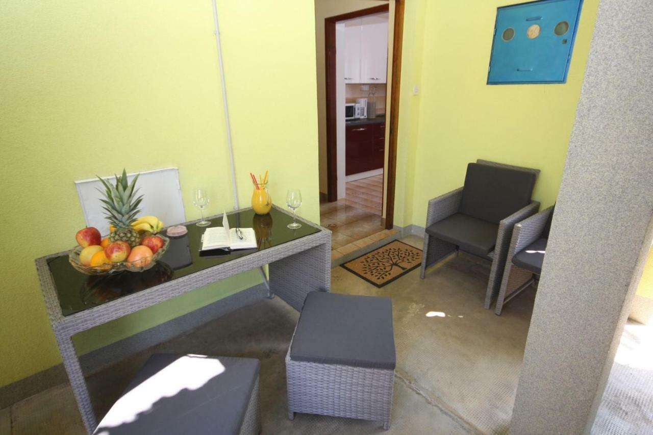 Two Bedroom Apartment, Nice Neighborhood, Free Parking, Wifi PUY Eksteriør bilde