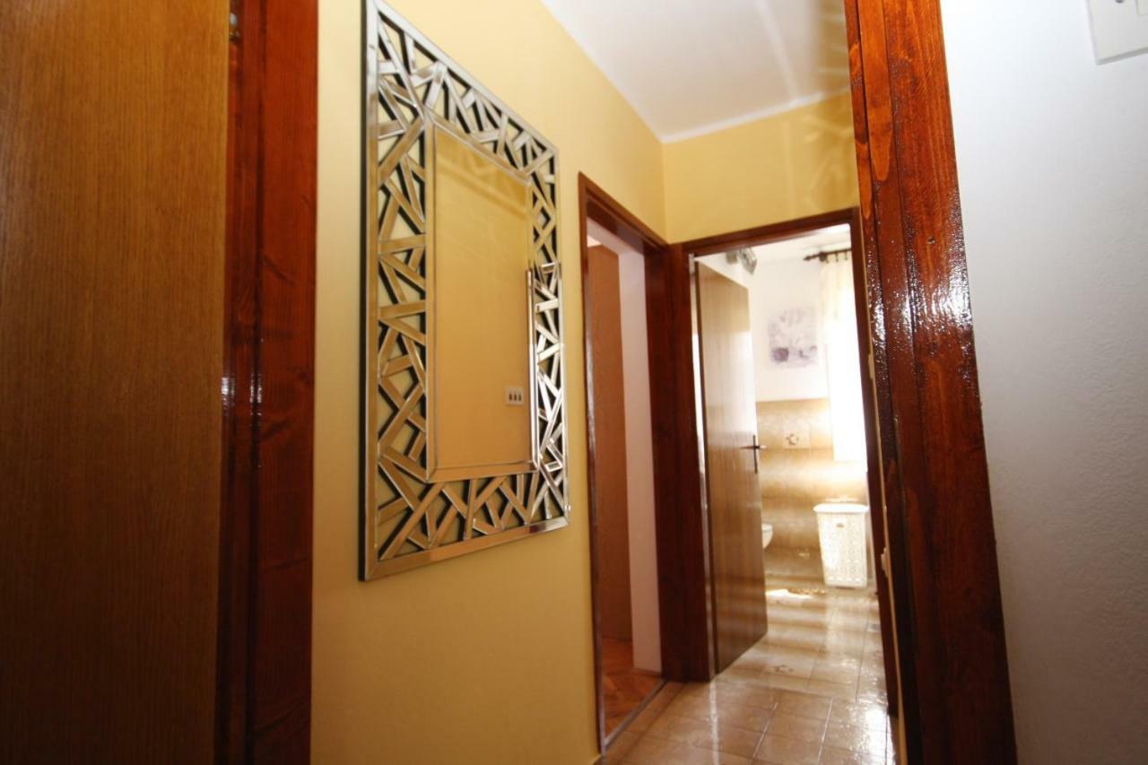Two Bedroom Apartment, Nice Neighborhood, Free Parking, Wifi PUY Eksteriør bilde