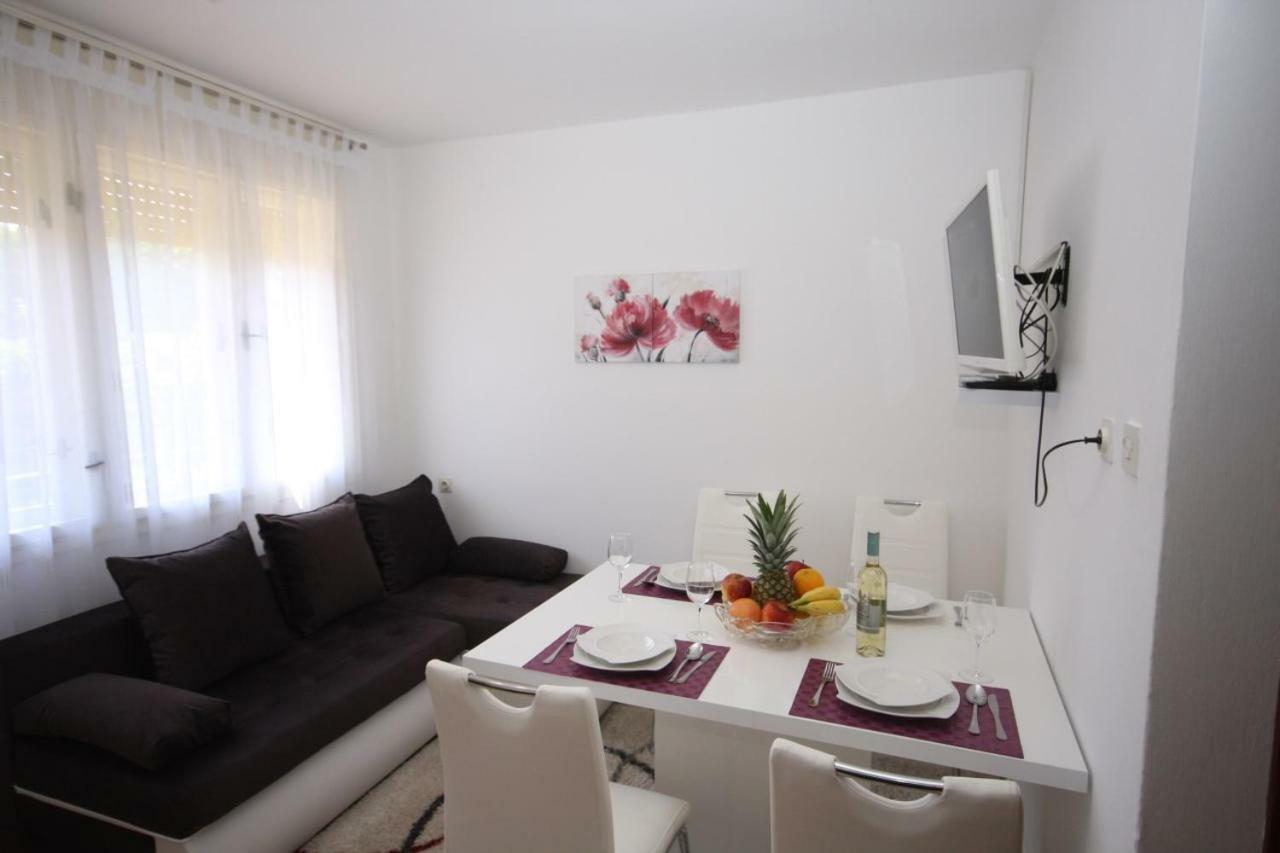 Two Bedroom Apartment, Nice Neighborhood, Free Parking, Wifi PUY Eksteriør bilde