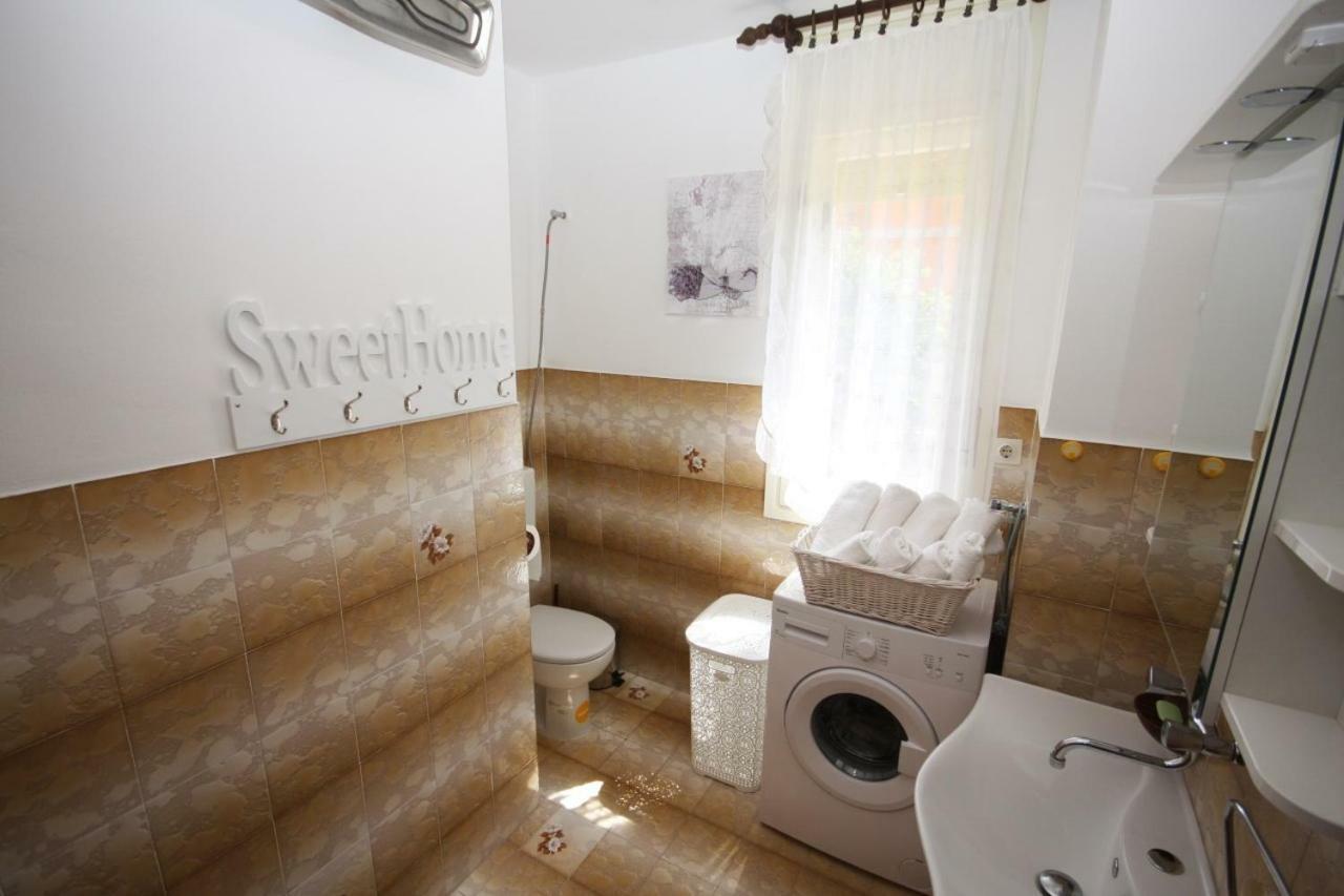 Two Bedroom Apartment, Nice Neighborhood, Free Parking, Wifi PUY Eksteriør bilde