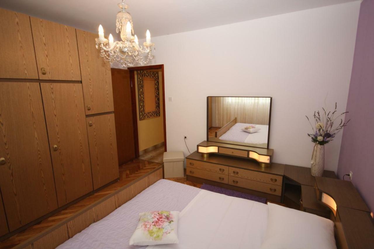 Two Bedroom Apartment, Nice Neighborhood, Free Parking, Wifi PUY Eksteriør bilde