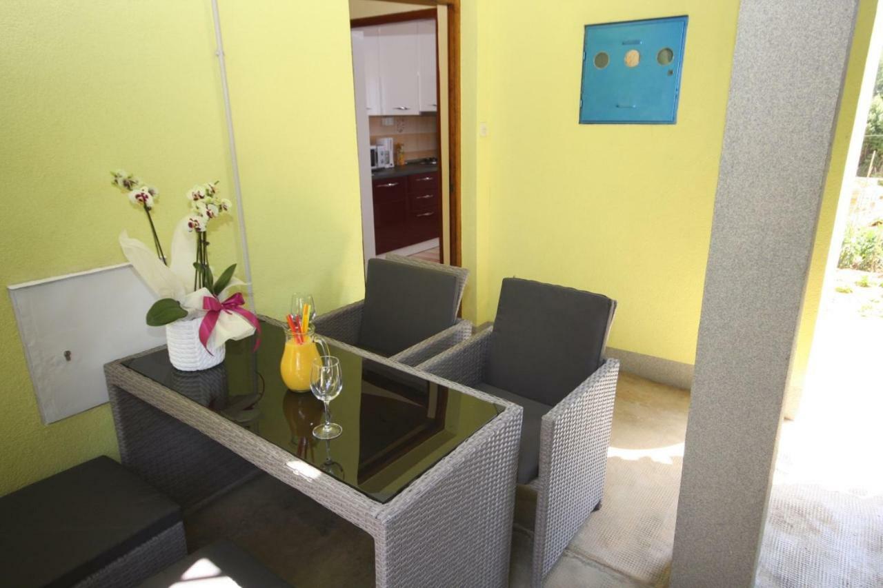 Two Bedroom Apartment, Nice Neighborhood, Free Parking, Wifi PUY Eksteriør bilde