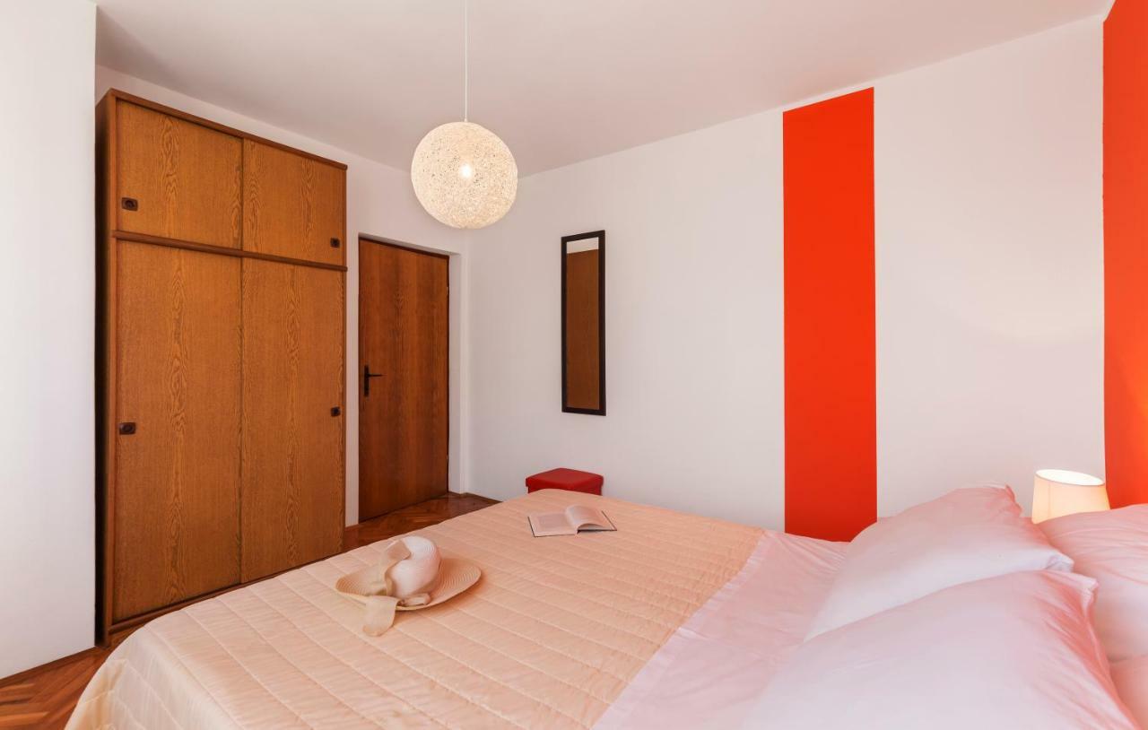 Two Bedroom Apartment, Nice Neighborhood, Free Parking, Wifi PUY Eksteriør bilde