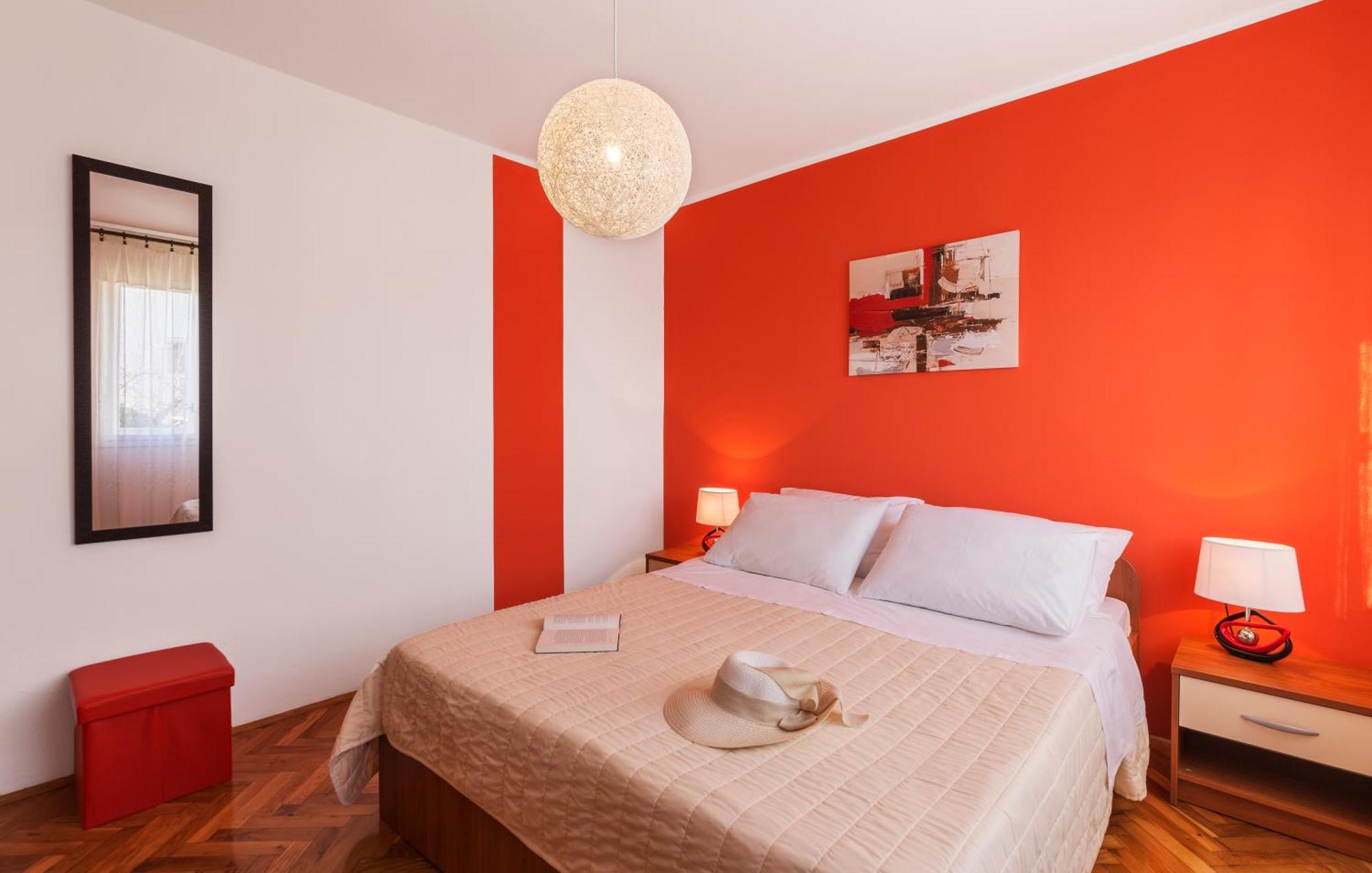 Two Bedroom Apartment, Nice Neighborhood, Free Parking, Wifi PUY Eksteriør bilde