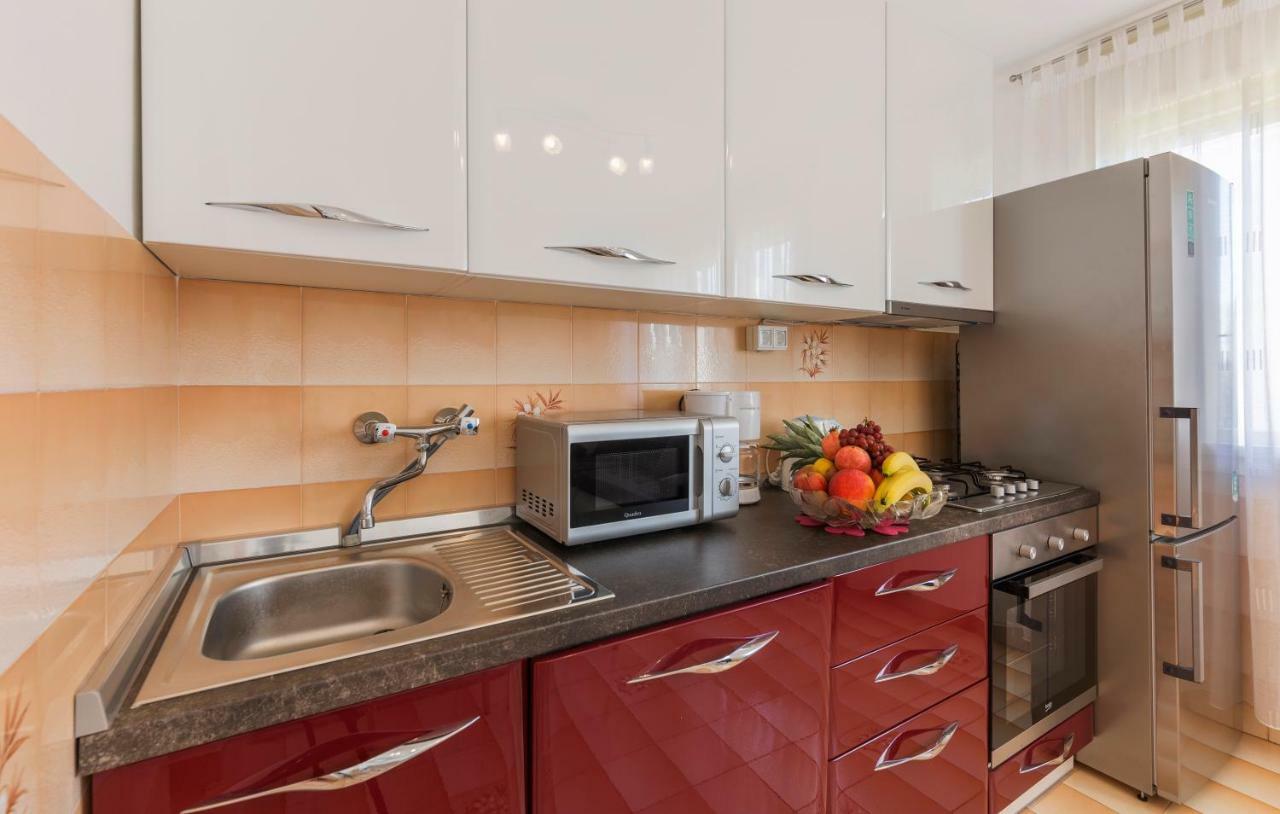Two Bedroom Apartment, Nice Neighborhood, Free Parking, Wifi PUY Eksteriør bilde