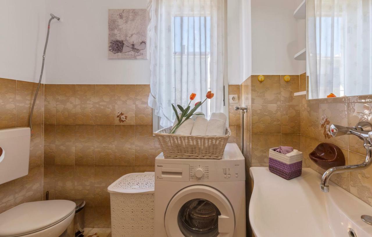Two Bedroom Apartment, Nice Neighborhood, Free Parking, Wifi PUY Eksteriør bilde